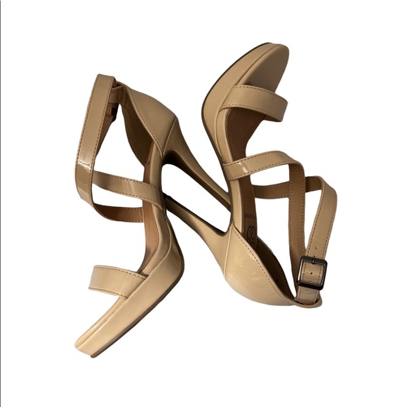 Daisy Fuentes Patent Faux Leather Strappy High Heel Sandal Size 7 - Picture 6 of 8